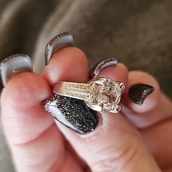 NWOT 1.9 ct Pale green Amethyst ring accented with diamond and white sapphire. - Picture 4 of 4